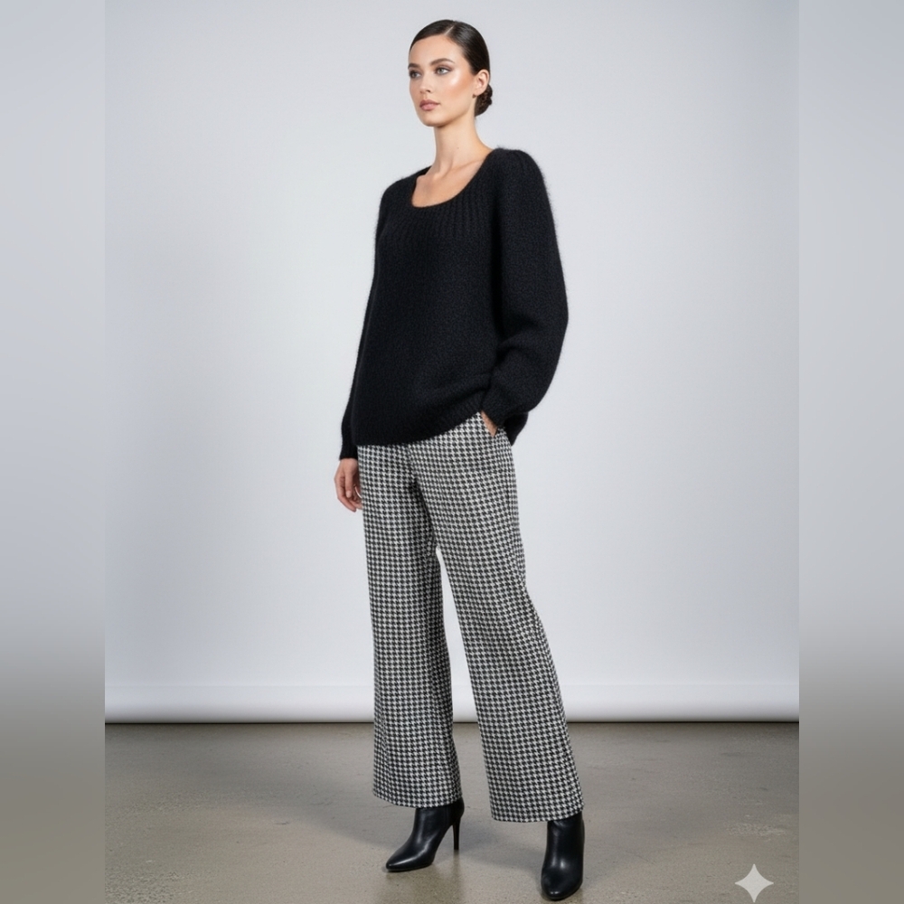 ⚡️BCBGMaxAzria Black Plush Fuzzy Alpaca Sweater - Picture 6 of 6